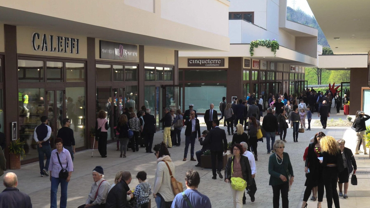 Nel 2024 l’outlet di Brugnato ha tagliato il traguardo del decennale (. foto d’archivio Nel 2024 l’outlet di Brugnato ha tagliato il traguardo del decennale (. foto d’archivio