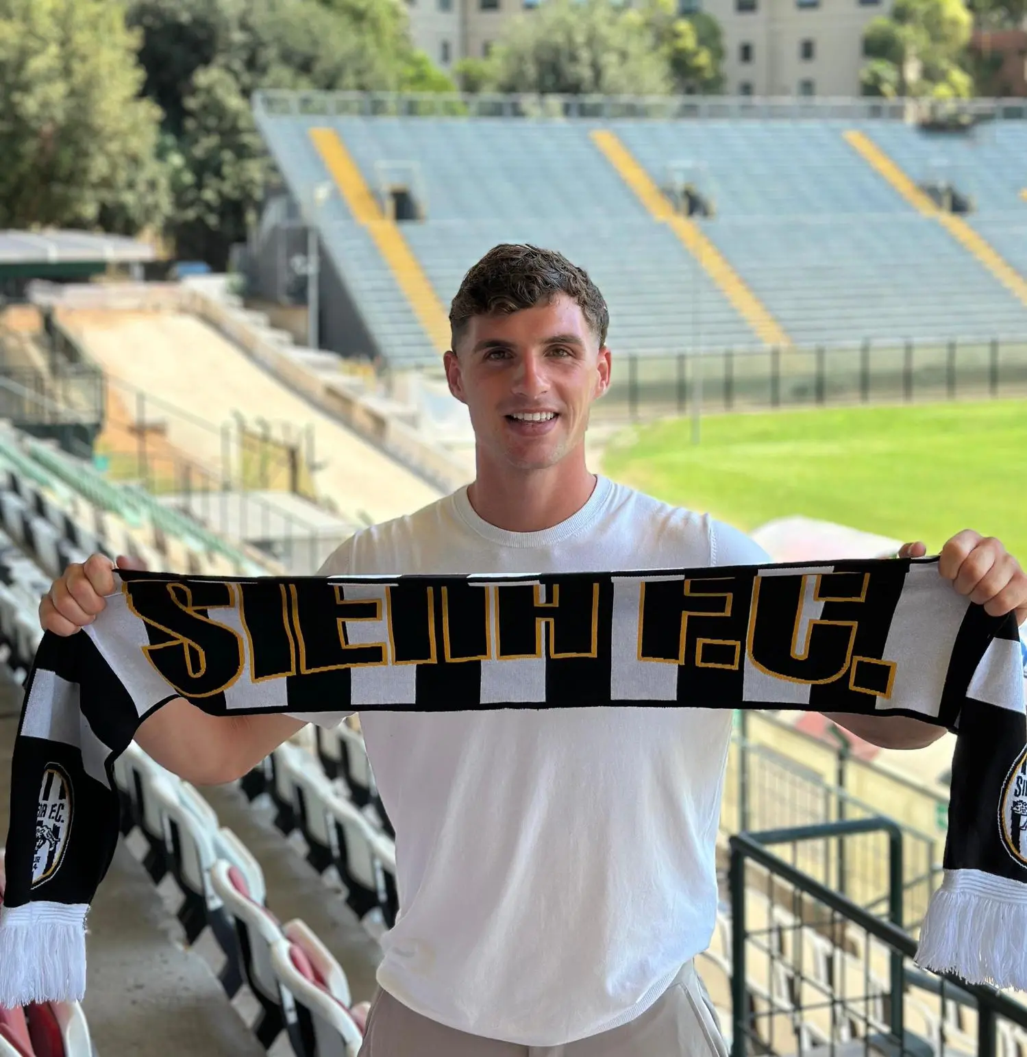 Menghi nuovo attaccante del Siena: "Ha qualità tecniche e fiuto per il gol"