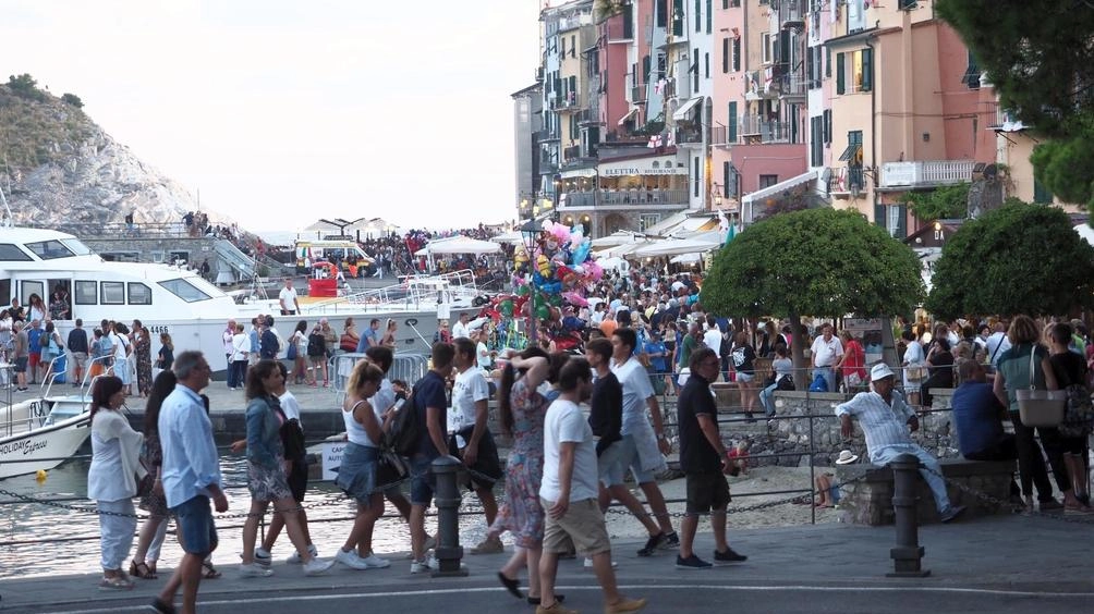 Porto Venere si appresta a celebrare la festa della Madonna Bianca sabato sera: per l’occasione previste modifiche alla viabilità (foto d’archivio) Porto Venere si appresta a celebrare la festa della Madonna Bianca sabato sera: per l’occasione previste modifiche alla viabilità (foto d’archivio)