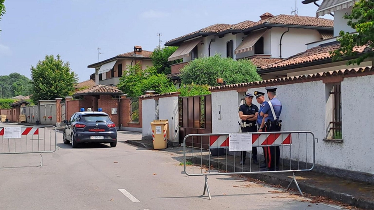 Si tratta di chi entrò in contatto col cadavere della ragazza Si tratta di chi entrò in contatto col cadavere della ragazza