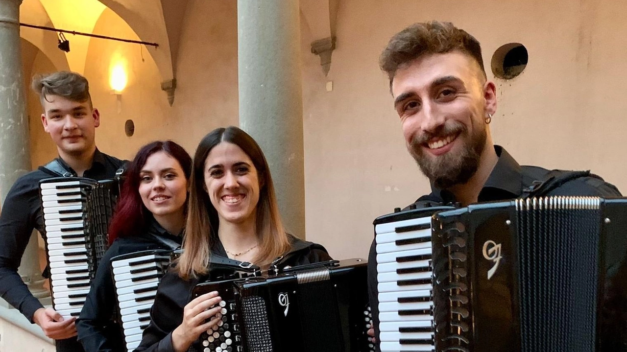 Il quartetto di fisarmoniche Florence Acco Quartet che sarà protagonista oggi alle 18 a Montespertoli all’interno della rassegna Moments Musicaux Il quartetto di fisarmoniche Florence Acco Quartet che sarà protagonista oggi alle 18 a Montespertoli all’interno della rassegna Moments Musicaux