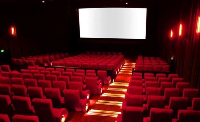 https://www.lanazione.it/image-service/view/acePublic/alias/contentid/MTFhMGMzMzktM2E5OC00/0/cinema.jpeg