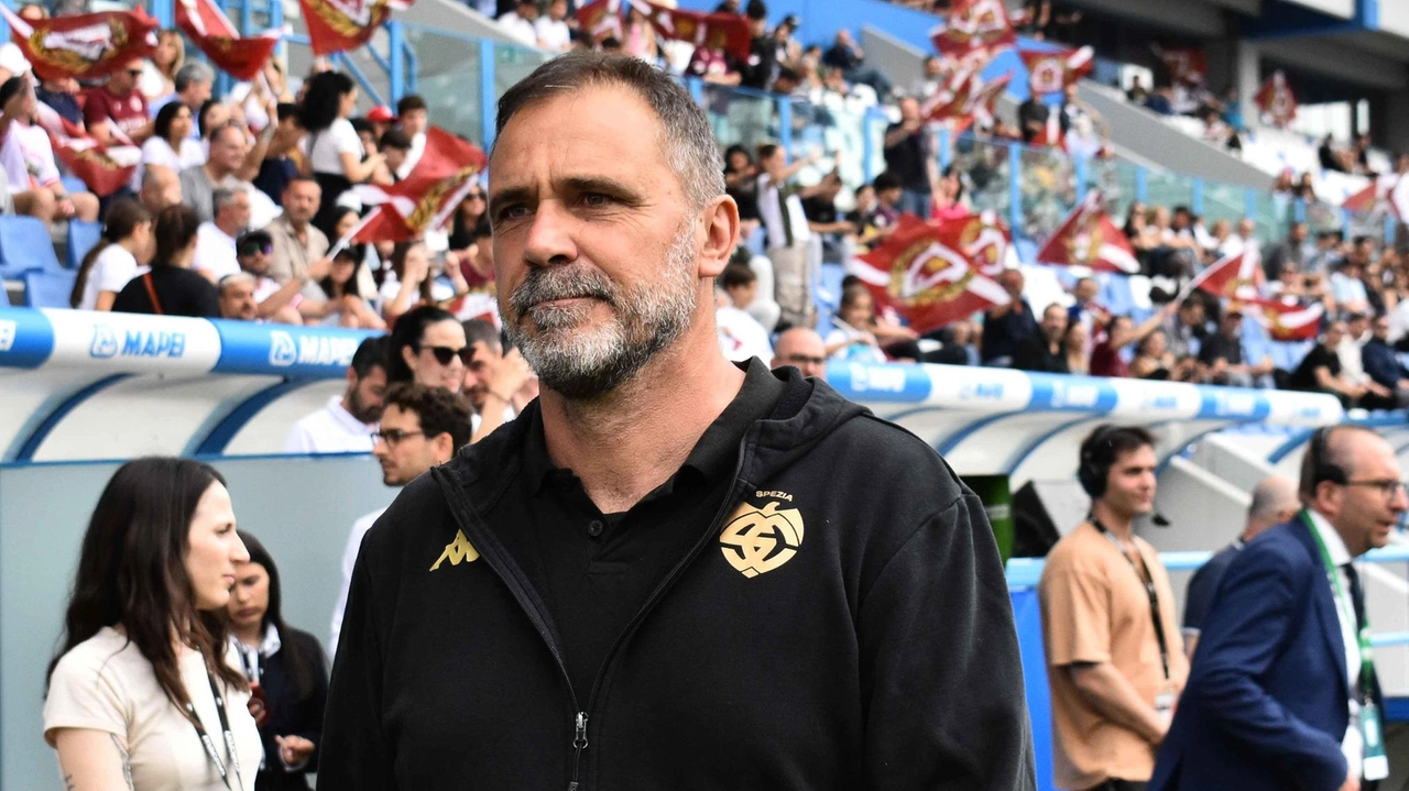 D'Angelo discute i pregi e difetti della squadra, l'assenza dei tifosi e la necessità di migliorare la fase difensiva. D'Angelo discute i pregi e difetti della squadra, l'assenza dei tifosi e la necessità di migliorare la fase difensiva.