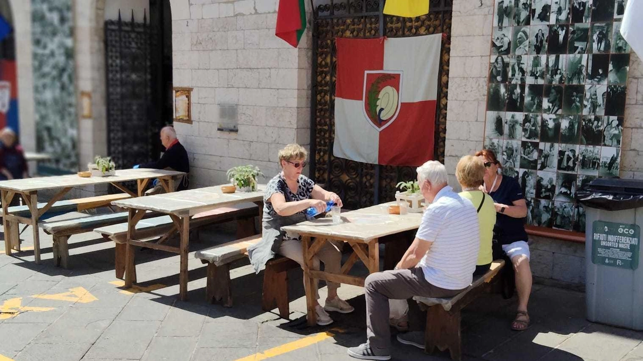 ASSISI – A turbare il clima di festa e di attesa per la festa di primavere, c’è stato un episodio... ASSISI – A turbare il clima di festa e di attesa per la festa di primavere, c’è stato un episodio...