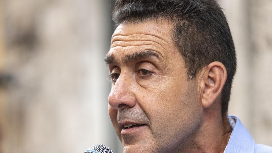 lasciano due consigliere lasciano due consigliere