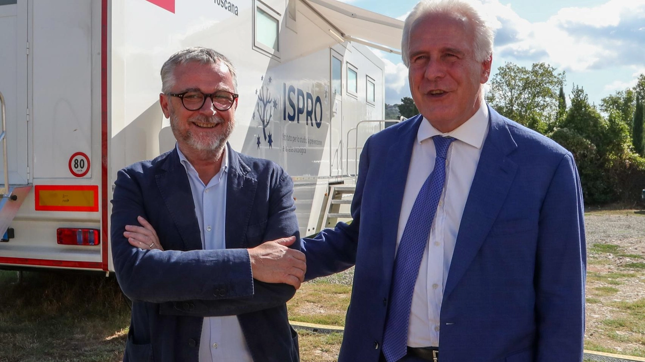 Il presidente della Regione Toscana. Eugenio Giani (a destra) e l’assessore al diritto alla salute Simone Bezzini (a sinistra)
