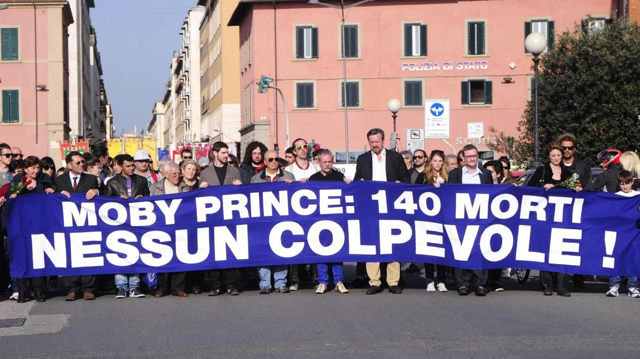 Il comitato ’140’ da anni attende giustizia sulla più grande strage in periodo di pace della storia repubblicana dove persero le vita 140 persone. Hanno proposto uno spettacolo teatrale alla città