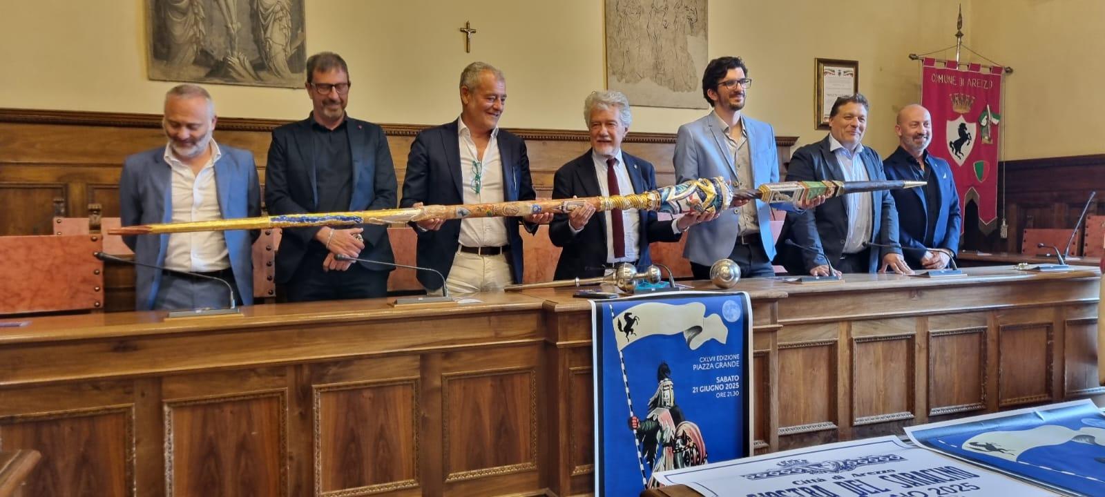 https://www.lanazione.it/image-service/view/acePublic/alias/contentid/MTFlNGJlMTAtYzY0Yi00/0/la-lancia.jpeg