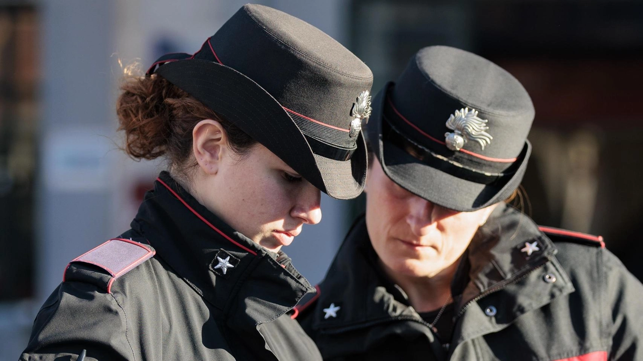 Carabinieri durante un controllo del territorio (foto d’archivio) Carabinieri durante un controllo del territorio (foto d’archivio)