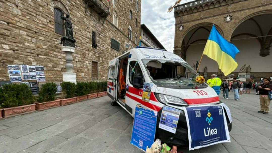 L'ambulanza in piazza Signoria