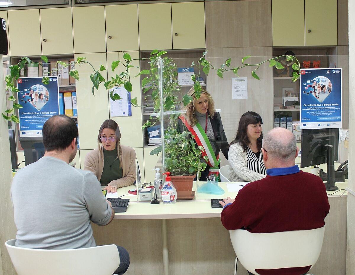 https://www.lanazione.it/image-service/view/acePublic/alias/contentid/MTFlZDE2YjctMTk5Ny00/0/dichiarazione-redditi-lincontro-che-facilita.jpeg