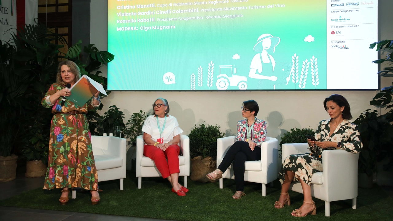 Agrofutura, il panel “imprenditoria agricola al femminile, una realtà che cresce". Da sinistra: Olga Mugnaini, giornalista La Nazione; Rossella Rabatti, presidente cooperativa Toscana Giaggiolo; Violante Gardini Cinelli Colombini, presidente Movimento turismo del vino; Cristina Manetti, capo di gabinetto della giunta regionale Toscana (Foto Cabras / New Press Photo)