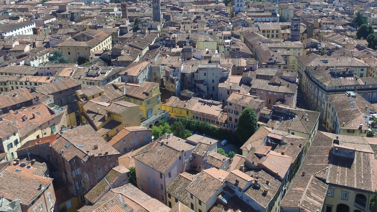 La lista civica “Lucca è un grande noi“ denuncia gli effetti della manovra dell’esecutivo sulle risorse destinate al sociale e agli enti locali. La lista civica “Lucca è un grande noi“ denuncia gli effetti della manovra dell’esecutivo sulle risorse destinate al sociale e agli enti locali.