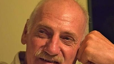 "Lo stecco usato per ‘rumare’ il colore è pittura". questa è la filosofia di Gianfranco Pacini (nella foto) artista nato... "Lo stecco usato per ‘rumare’ il colore è pittura". questa è la filosofia di Gianfranco Pacini (nella foto) artista nato...
