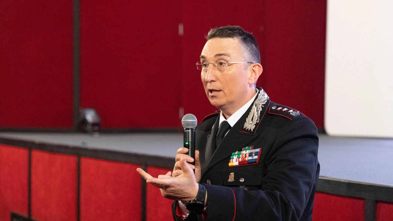 Dopo tre anni al comando, il colonnello Mauro Izzo (nella foto Del Punta) lascia la guida del Comando provinciale dei...