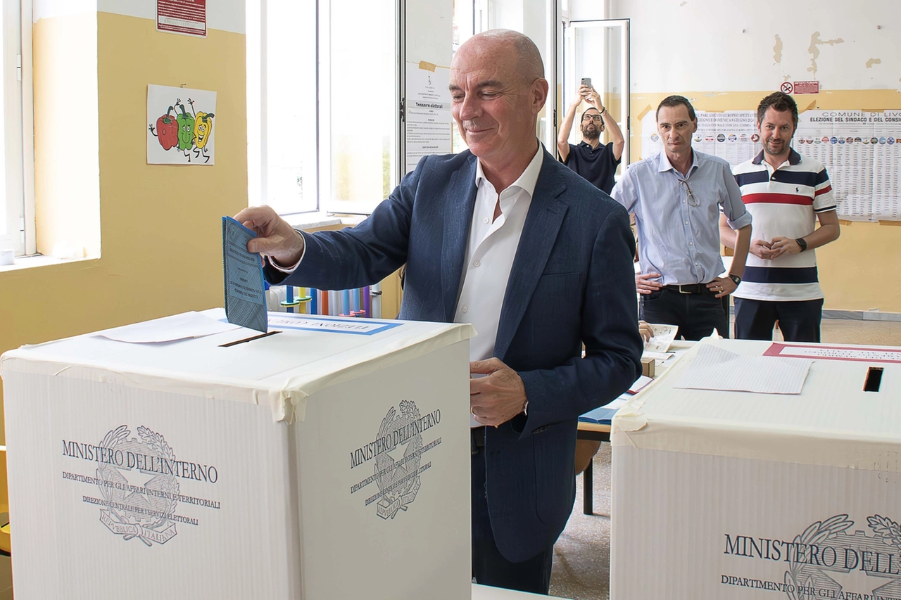Luca Salvetti, candidato del centrosinistra a Livorno e sindaco uscente (Foto Lanari)