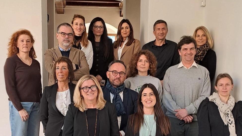 Il gruppo dei sindaci italiani e francesi uniti per la valorizzazione dei siti rocciosi Il gruppo dei sindaci italiani e francesi uniti per la valorizzazione dei siti rocciosi