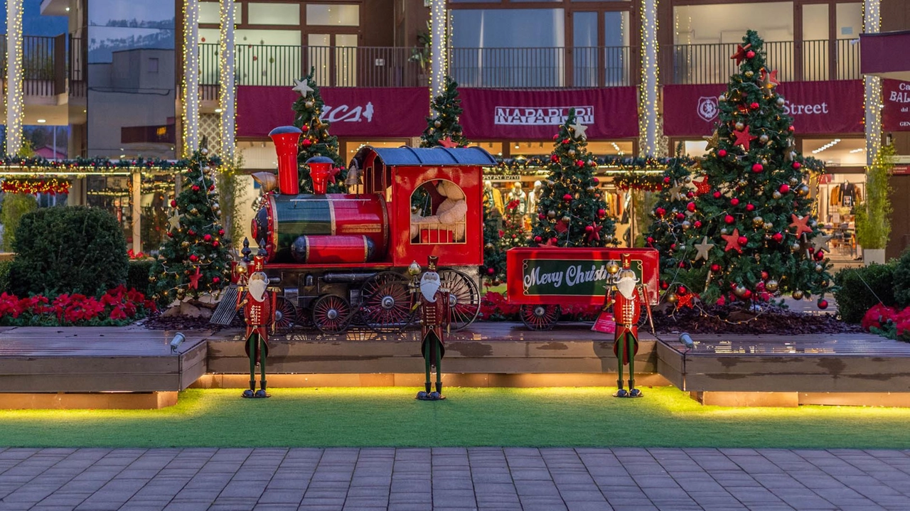 Clima natalizio al Brugnato 5Terre Outlet Village dove da sabato 4 gennaio prenderanno il via i “ Winter Sales“ Clima natalizio al Brugnato 5Terre Outlet Village dove da sabato 4 gennaio prenderanno il via i “ Winter Sales“