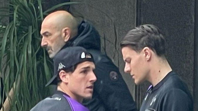 Fiorentina bloccata in Sardegna: partita rinviata e caos logistico