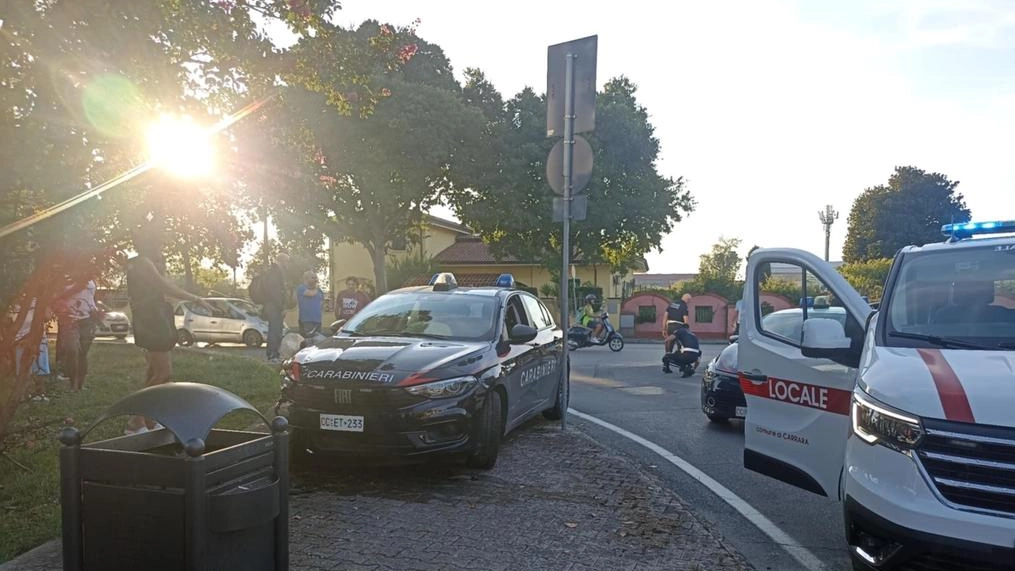 La strada di Avenza dove è avvenuto l’incidente La strada di Avenza dove è avvenuto l’incidente
