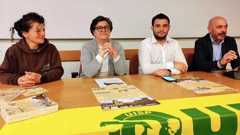 Un momento della presentazione degli appuntamenti organizzati dall’Uisp Un momento della presentazione degli appuntamenti organizzati dall’Uisp