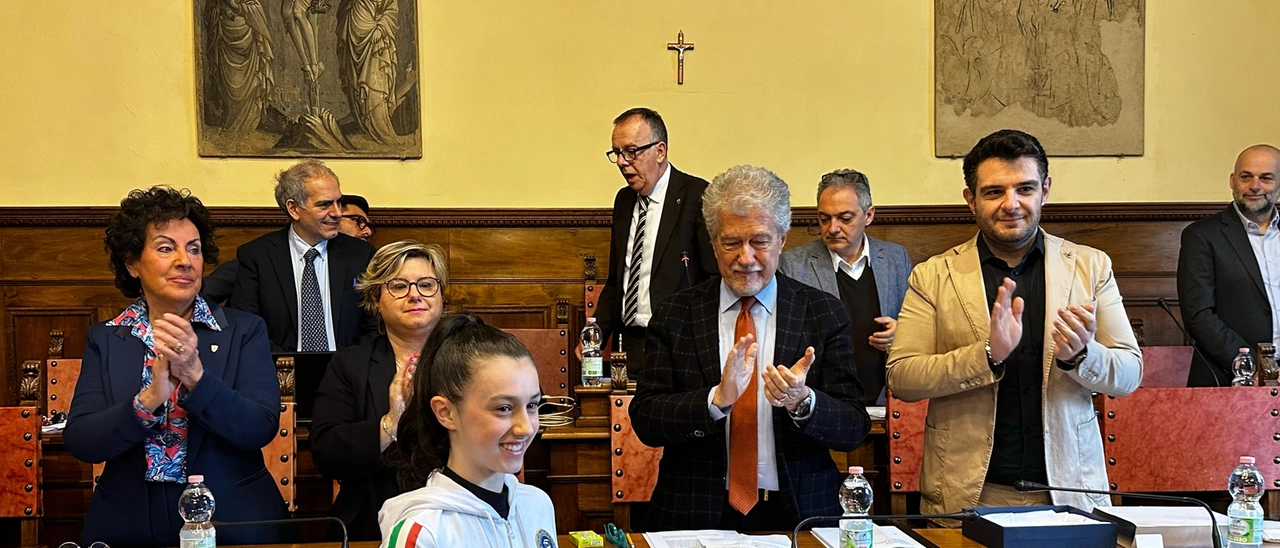 Il riconoscimento e l’applauso del Consiglio Comunale alla giovane ginnasta aretina Ginevra Bindi