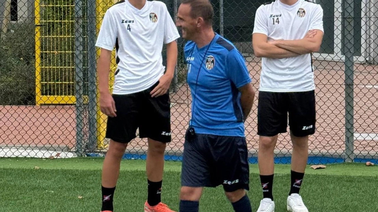 Vangioni col suo Viareggio è pronto alla prima delle tre sfide di fila col Castelnuovo Vangioni col suo Viareggio è pronto alla prima delle tre sfide di fila col Castelnuovo