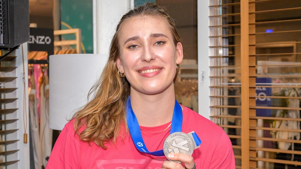 Antropova è stata la migliore realizzatrice dello scorso campionato con 703 punti, 78 ace e 67 muri messi a segno in 30 presenze Antropova è stata la migliore realizzatrice dello scorso campionato con 703 punti, 78 ace e 67 muri messi a segno in 30 presenze