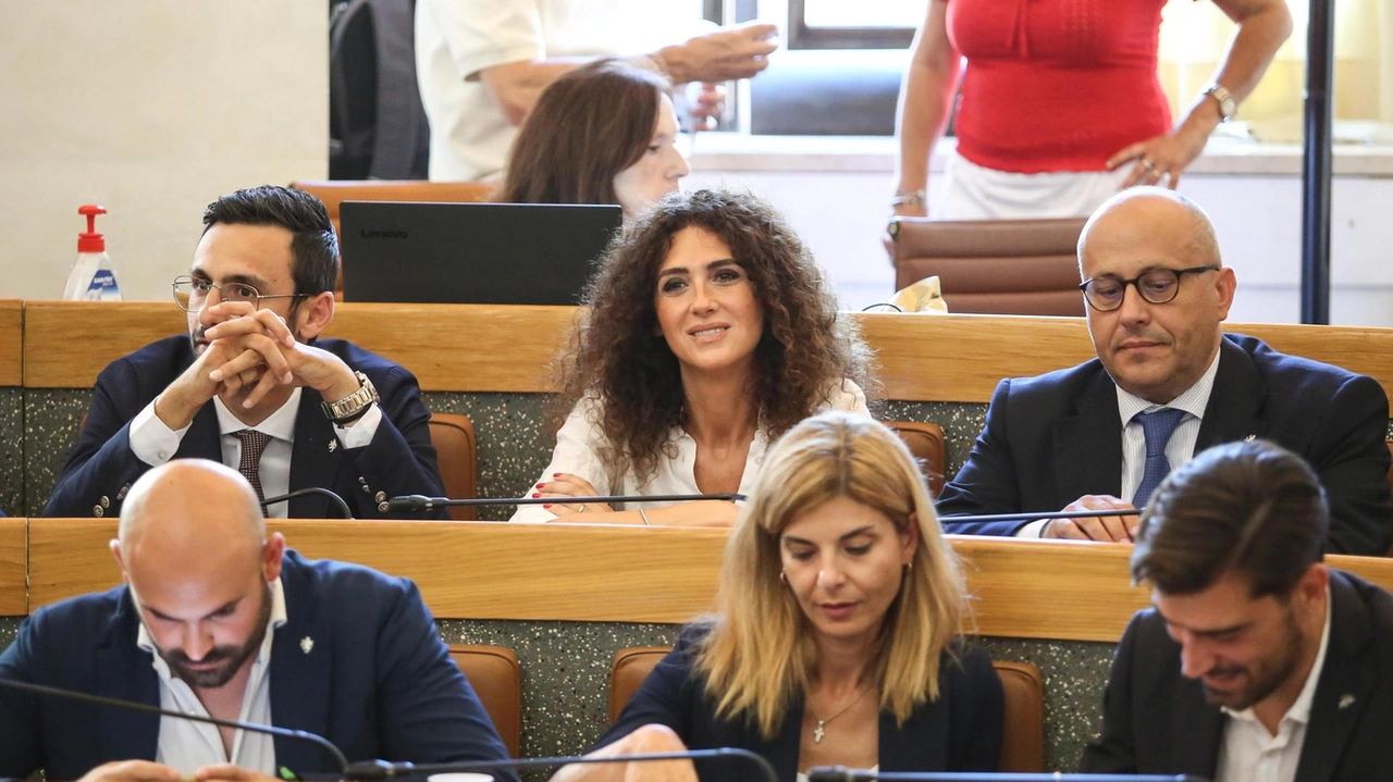 I consiglieri di opposizione. : «L’amministrazione Ferdinandi avrebbe potuto evitare l’aumento della Tari»