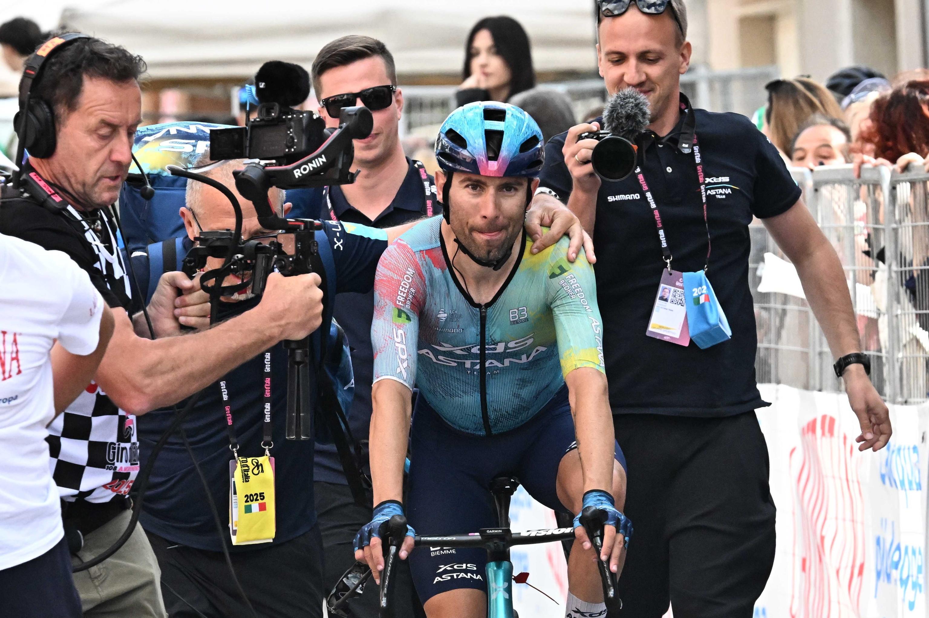 Un toscano entrerà in Toscana con la maglia rosa: Giro, che successo e che tifo per Ulissi Un toscano entrerà in Toscana con la maglia rosa: Giro, che successo e che tifo per Ulissi