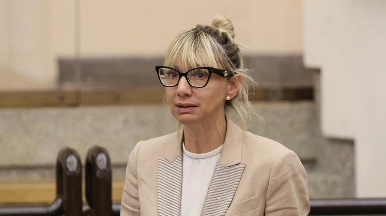 L’assessora Simona Meloni ha riferito in consiglio regionale sugli interventi per la moria di pesci al Trasimeno L’assessora Simona Meloni ha riferito in consiglio regionale sugli interventi per la moria di pesci al Trasimeno