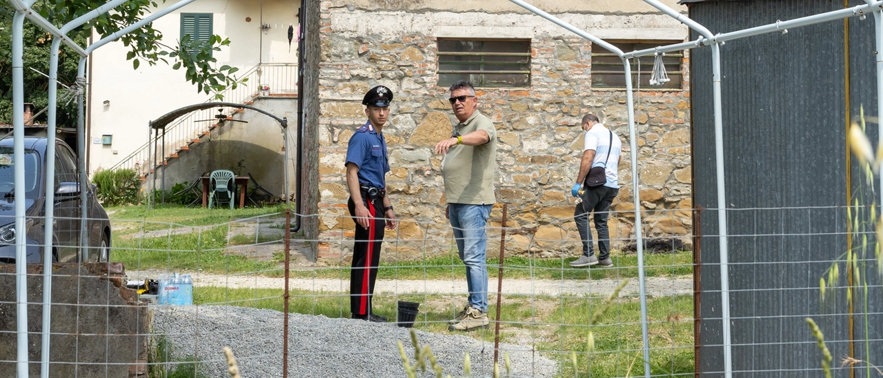 Escort uccise, le indagini nella casa dell’assassino. Nuovo sopralluogo di Sis e procuratore, sequestrata anche una roncola