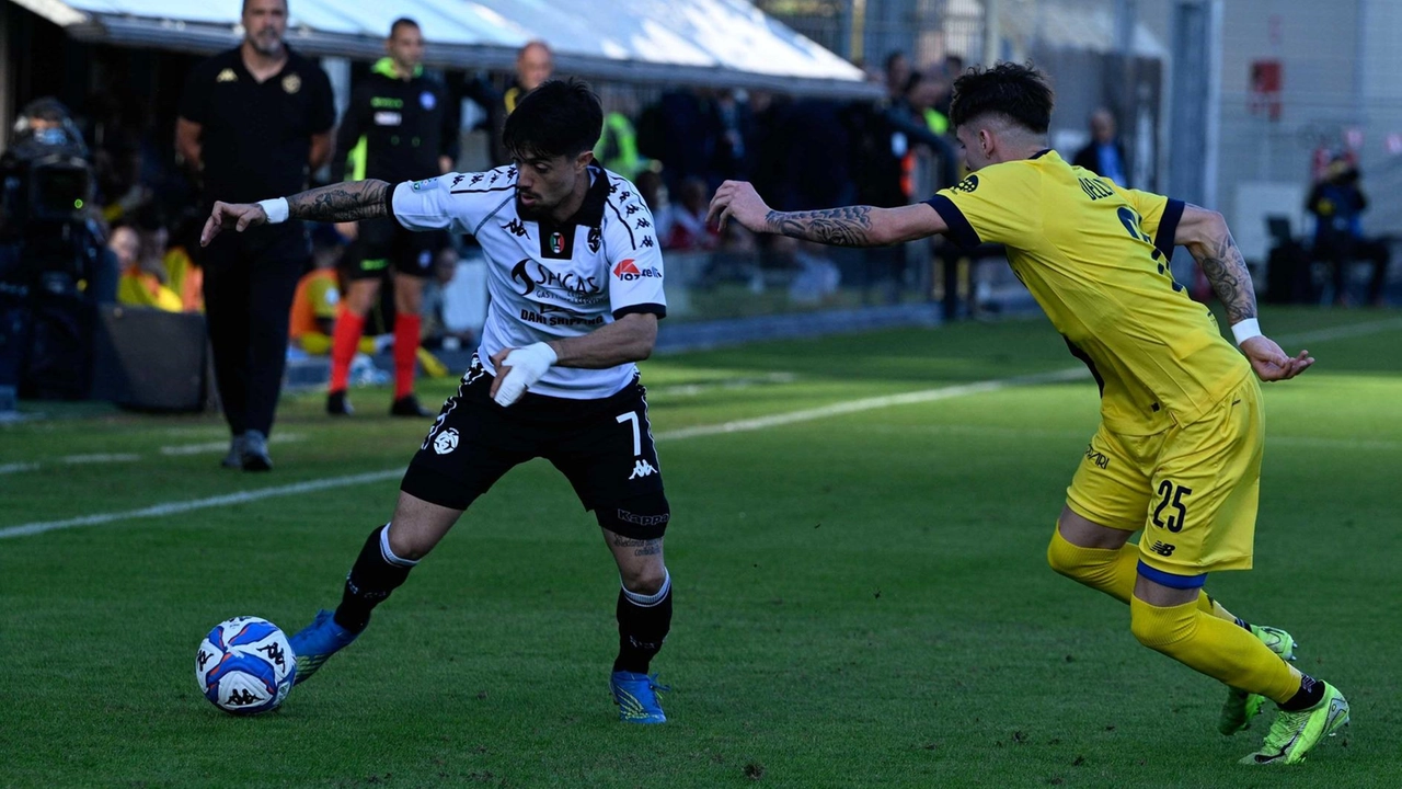 Salvatore Elia sarà uno degli ex di turno del match a Castellammare di Stabia Salvatore Elia sarà uno degli ex di turno del match a Castellammare di Stabia
