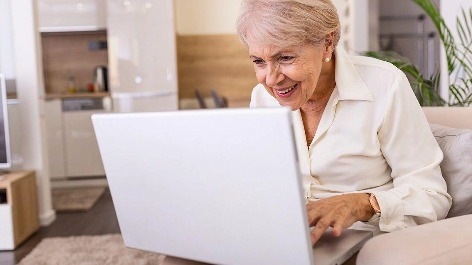 Inclusione digitale per gli over 65: torna il progetto “Amico Digitale” Inclusione digitale per gli over 65: torna il progetto “Amico Digitale”