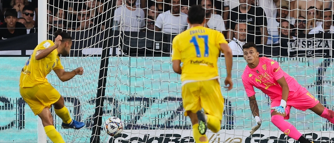 La Carrarese espugna il Picco. Lo Spezia resta in 10, passano gli apuani: 2-0