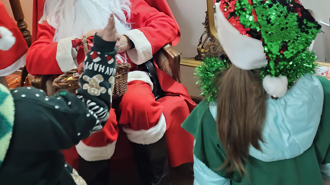 A San Giovanni in 25 negozi si può lasciare il regalo sospeso: abiti, giochi o materiale scolastico da donare a bambini A San Giovanni in 25 negozi si può lasciare il regalo sospeso: abiti, giochi o materiale scolastico da donare a bambini