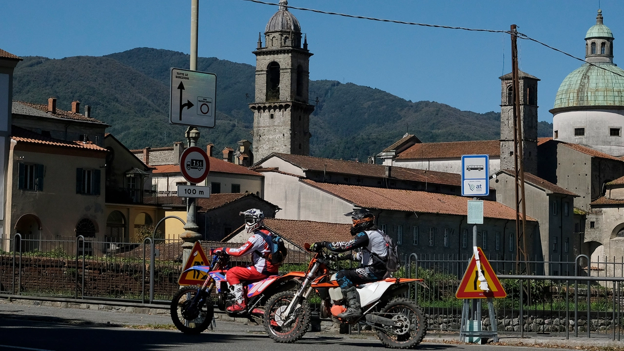 Alcuni dei partecipanti alla Motocavalcata pontremolese di ieri Alcuni dei partecipanti alla Motocavalcata pontremolese di ieri