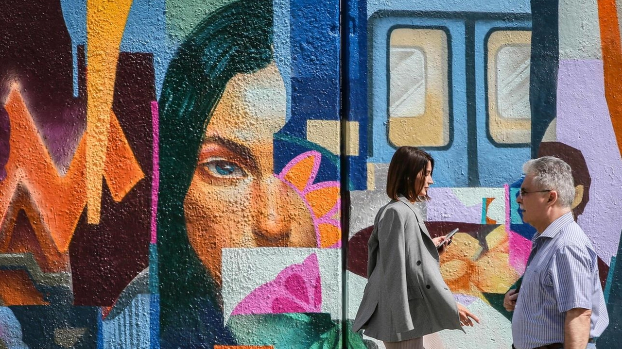 Il progetto "Sestreet" prosegue nel 2024 con la realizzazione di nuovi murales su edifici pubblici a Sesto. La giunta comunale ha approvato il finanziamento per due opere che valorizzeranno luoghi anonimi con messaggi di rinascita e tradizione locale. Il progetto "Sestreet" prosegue nel 2024 con la realizzazione di nuovi murales su edifici pubblici a Sesto. La giunta comunale ha approvato il finanziamento per due opere che valorizzeranno luoghi anonimi con messaggi di rinascita e tradizione locale.