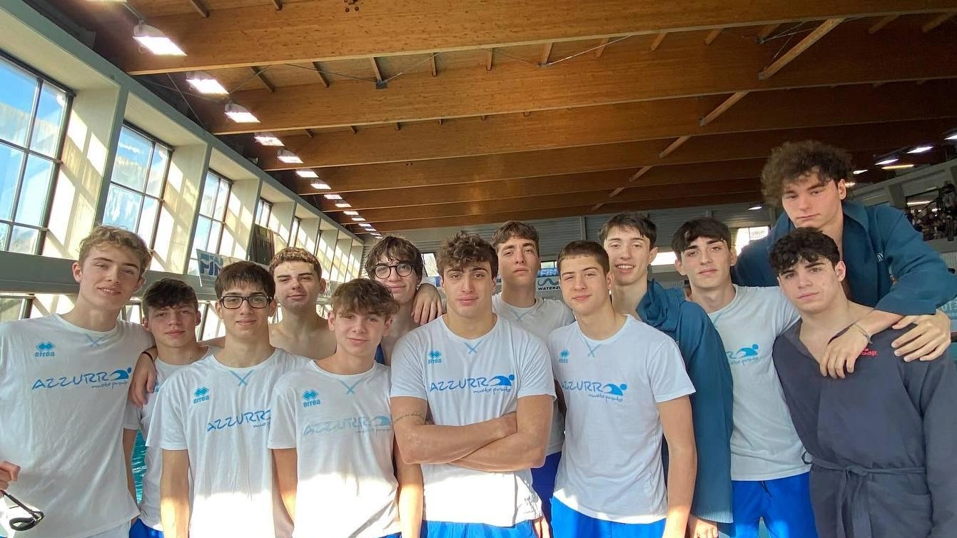Il club di nuoto Azzurra ha ottenuto ottimi risultati al campionato regionale di Livorno, con medaglie e piazzamenti di vertice. Gli atleti hanno brillato nelle varie categorie, con Ruggero Cangioli e Martina Vannucchi in evidenza. Il gruppo si prepara ora per la fase finale della stagione.