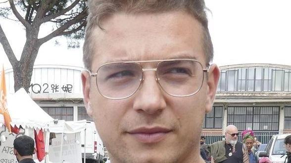 In via di regolarizzazione i contratti alla W.I. e ad una ditta di elastici di Seano. Nessuna apertura alla Lin Weidong. Gozzi: "Per non sembrare razzisti non fatti i controlli". In via di regolarizzazione i contratti alla W.I. e ad una ditta di elastici di Seano. Nessuna apertura alla Lin Weidong. Gozzi: "Per non sembrare razzisti non fatti i controlli".