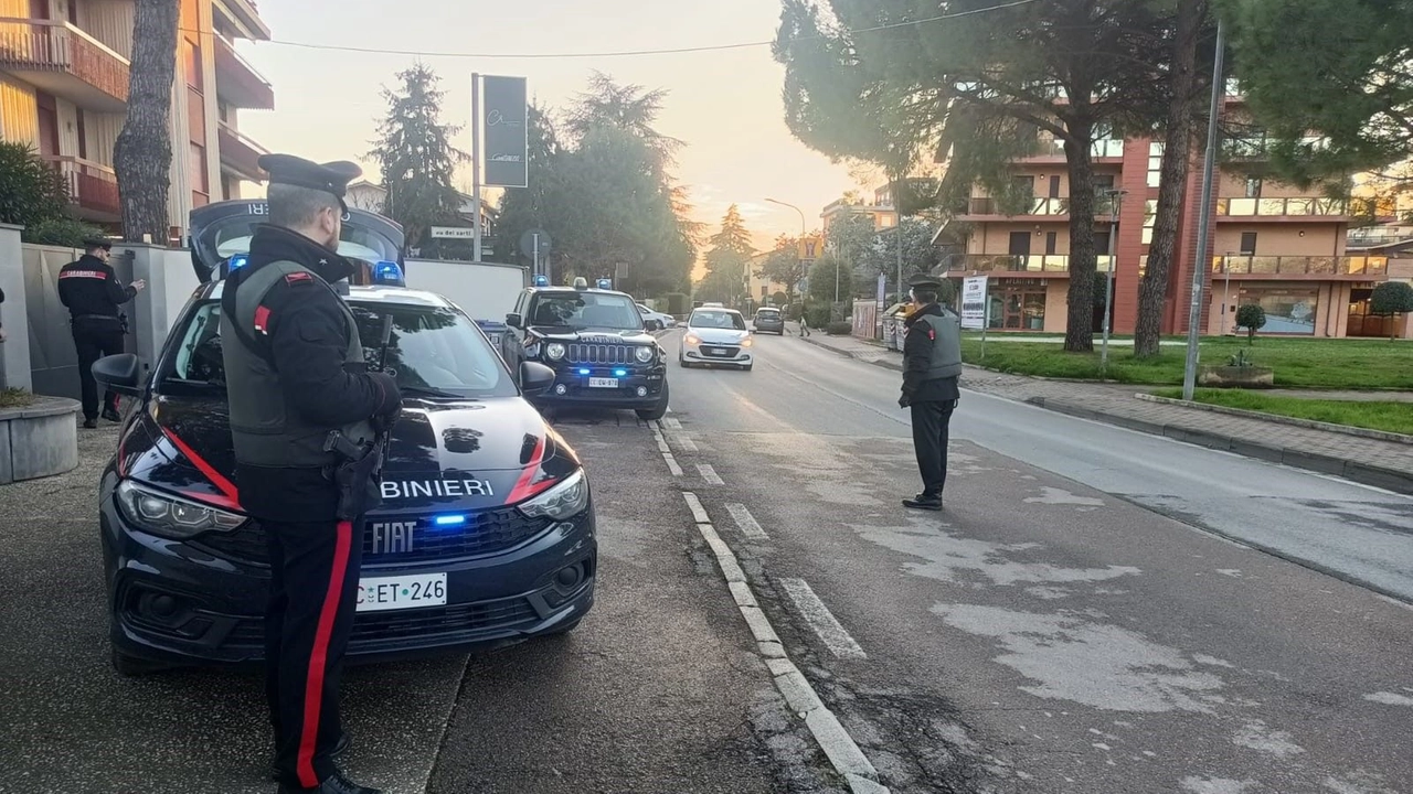 Allertati i Carabinieri Allertati i Carabinieri