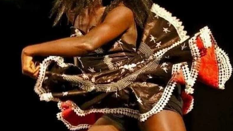 Chiusura della rassegna dedicata all'Africa in piazza d'Armi con esposizioni artigianali, laboratori di danza per bambini e percussioni per adulti. Spettacoli di danza e concerto "Grande Madre Africa" con la kora. Chiusura della rassegna dedicata all'Africa in piazza d'Armi con esposizioni artigianali, laboratori di danza per bambini e percussioni per adulti. Spettacoli di danza e concerto "Grande Madre Africa" con la kora.