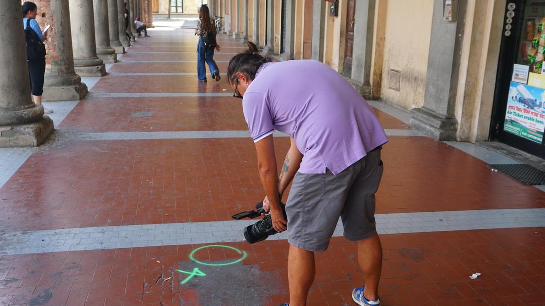 https://www.lanazione.it/image-service/view/acePublic/alias/contentid/MTMxMDk2Y2UtMjRhNi00/0/gambizzato-in-piazza-allora-della-movida-nelle-telecamere-il-volto-degli-sparatori.jpeg?f=16:9&w=1200&h=630