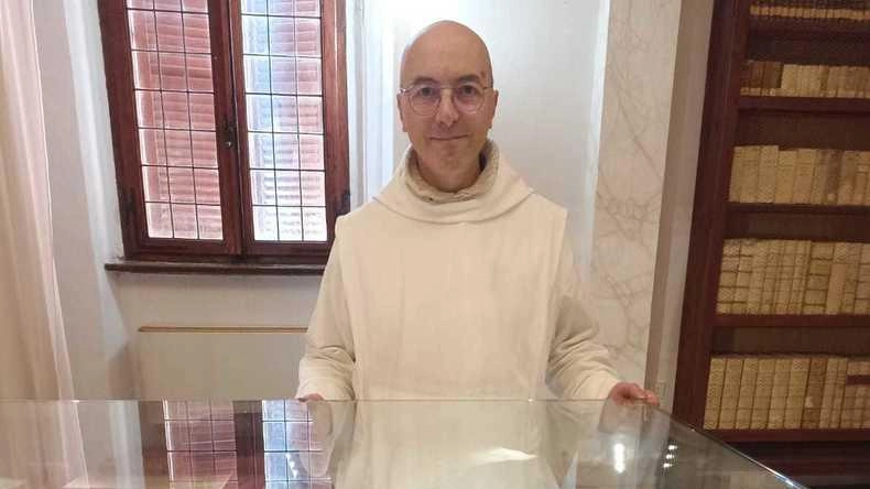 Don Benedetto tra le meraviglie dell’abbazia di Monteoliveto