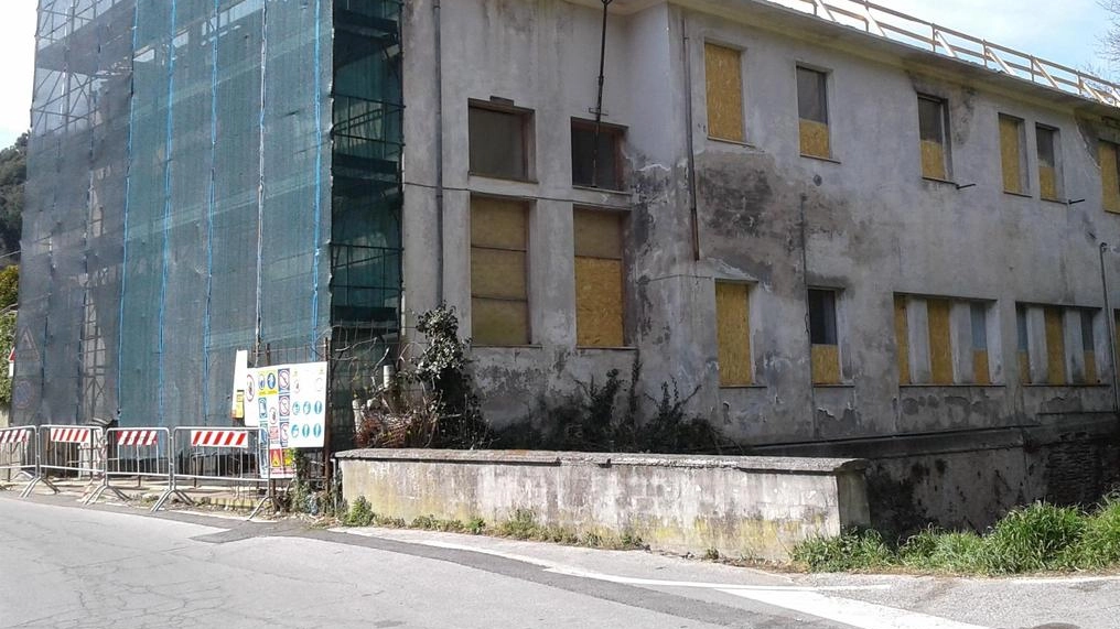 L’edificio fu costruito da Ezio Italo Salvatori ai primi del ’900 per conto dell’allora Croce Verde. Passò alla Cri nel 1936