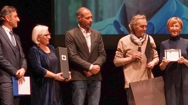 A Grosseto il premio letterario 'Amori sui generis' celebra l'amore in tutte le sue sfumature. Scrittori e poeti si sfideranno per valorizzare la cultura e l'arte, con una sezione dedicata al giallo in memoria di Gino Cervi. La giuria sarà presieduta dalla giornalista Dianora Tinti. A Grosseto il premio letterario 'Amori sui generis' celebra l'amore in tutte le sue sfumature. Scrittori e poeti si sfideranno per valorizzare la cultura e l'arte, con una sezione dedicata al giallo in memoria di Gino Cervi. La giuria sarà presieduta dalla giornalista Dianora Tinti.