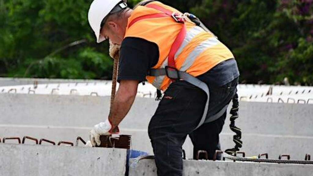 Un operaio a lavoro
