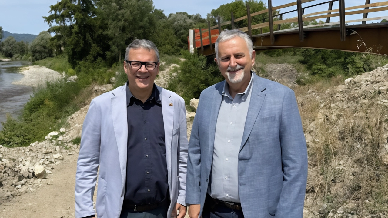 Il presidente dell’Unione dei Comuni Montani del Casentino Federico Lorenzoni (a sinistra) e il consigliere regionale Vincenzo Ceccarelli