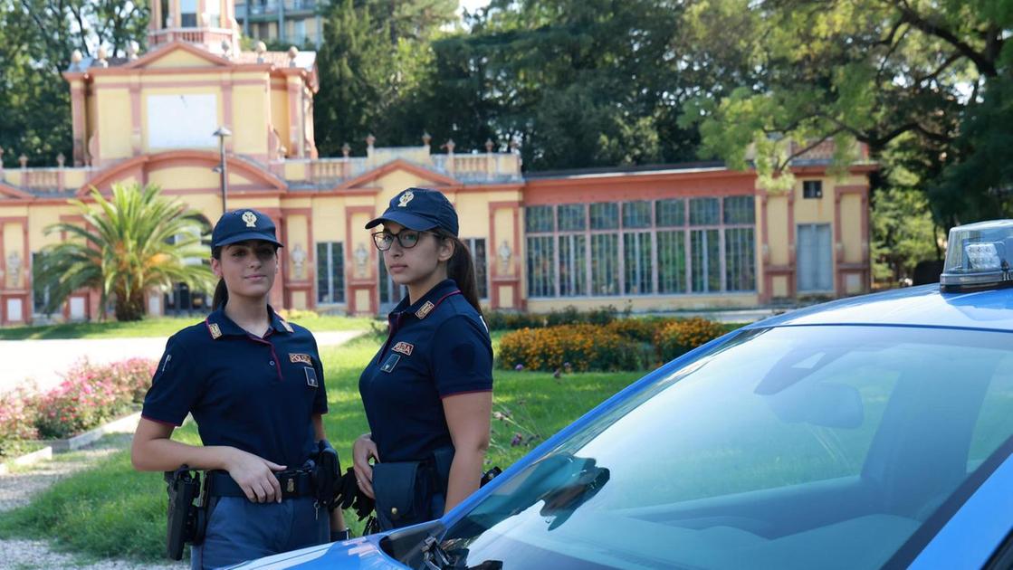 https://www.lanazione.it/image-service/view/acePublic/alias/contentid/MTQ0MTY0MTAtYTVhZC00/0/furto-di-un-orologio-super-lusso-inseguito-e-bloccato-da-due-operai-mani-di-fata-arrestato-dalla-polizia.jpeg?f=16:9&w=1200&h=630