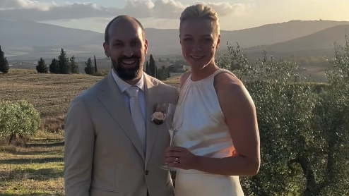 Sarah Sjöström e Johan De Jong Skierus si sono sposati a Pienza (Instagram) Sarah Sjöström e Johan De Jong Skierus si sono sposati a Pienza (Instagram)